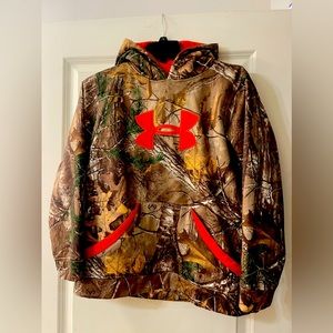 Under Armour Youth Extra Large hoodie.